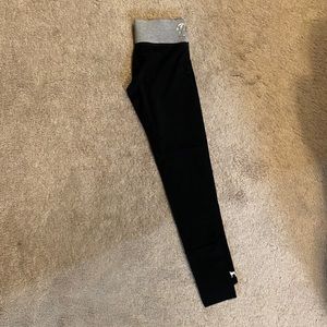 Victoria’s Secret PINK leggings